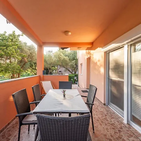 Dora Διαμέρισμα Sukošan