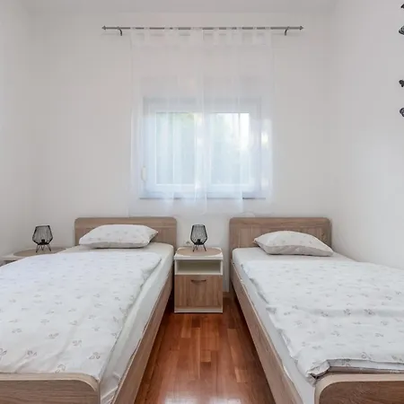 Dora Appartement Sukošan